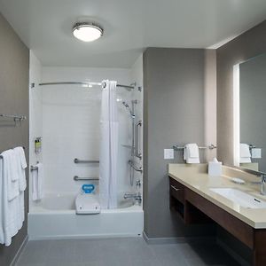 King Studio Suite Mobility Access Tub or Non-Smoking